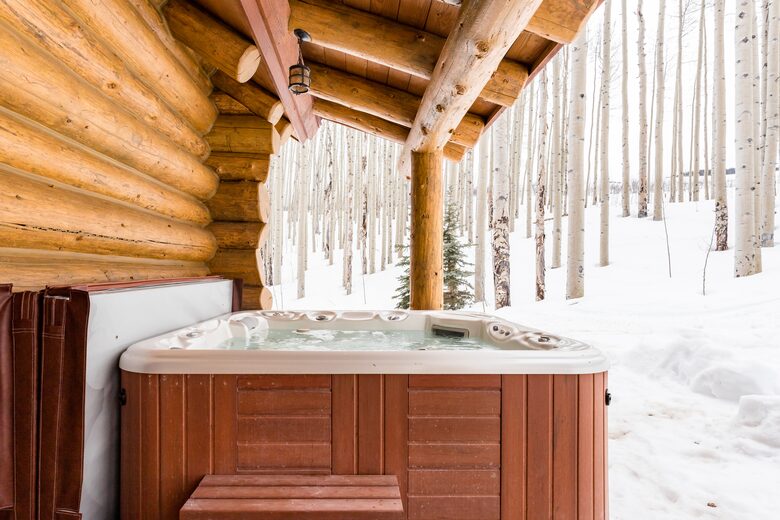 Picturesque Chalet with Stunning Mountain Views - Gypsum, Colorado