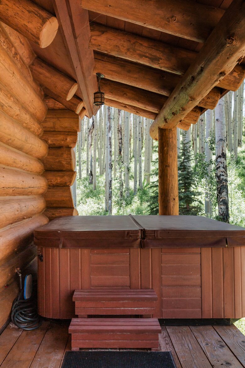 Picturesque Chalet with Stunning Mountain Views - Gypsum, Colorado