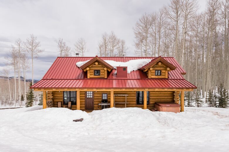 Picturesque Chalet with Stunning Mountain Views - Gypsum, Colorado
