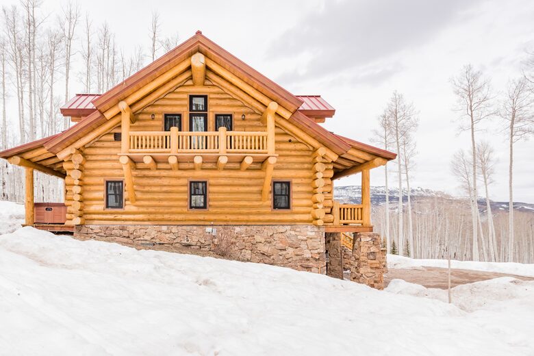 Picturesque Chalet with Stunning Mountain Views - Gypsum, Colorado
