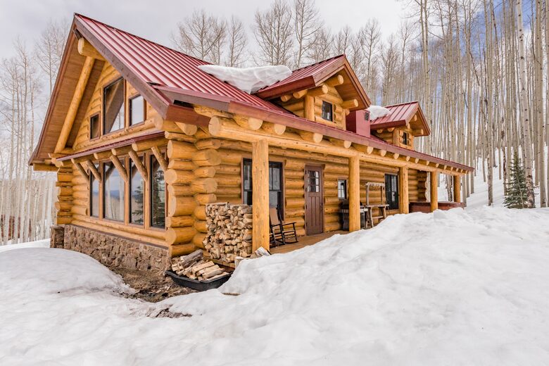 Picturesque Chalet with Stunning Mountain Views - Gypsum, Colorado