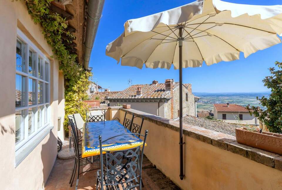 Charming Tuscan Getaway - Cortona, Italy