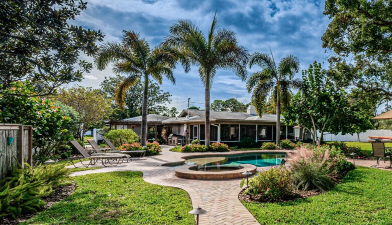 Dunedin Tropical Getaway with a Pool - Dunedin, Florida