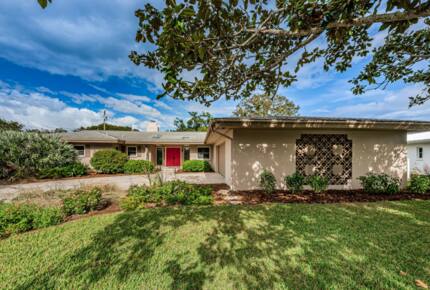 Dunedin Tropical Getaway with a Pool - Dunedin, Florida