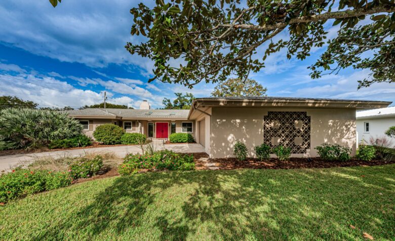 Dunedin Tropical Getaway with a Pool - Dunedin, Florida