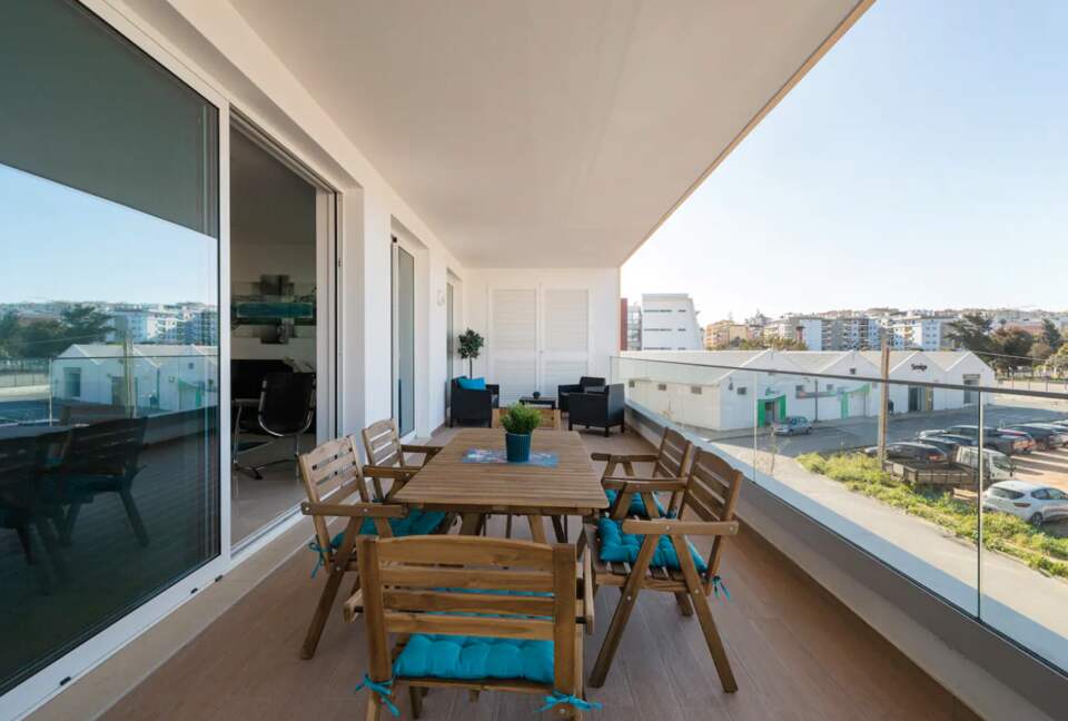 Modern 3-Bedroom Marina Getaway - Lagos, Portugal