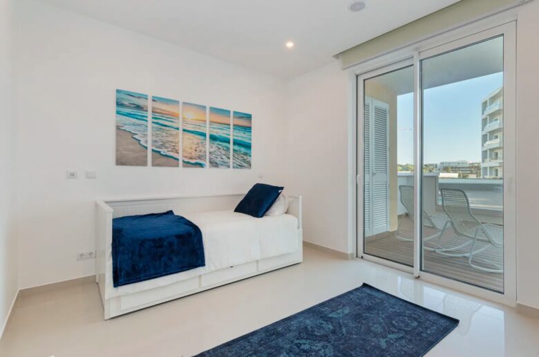 Modern 3-Bedroom Marina Getaway - Lagos, Portugal