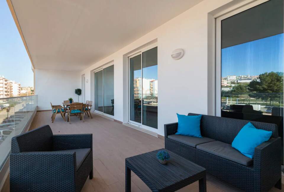 Modern 3-Bedroom Marina Getaway - Lagos, Portugal