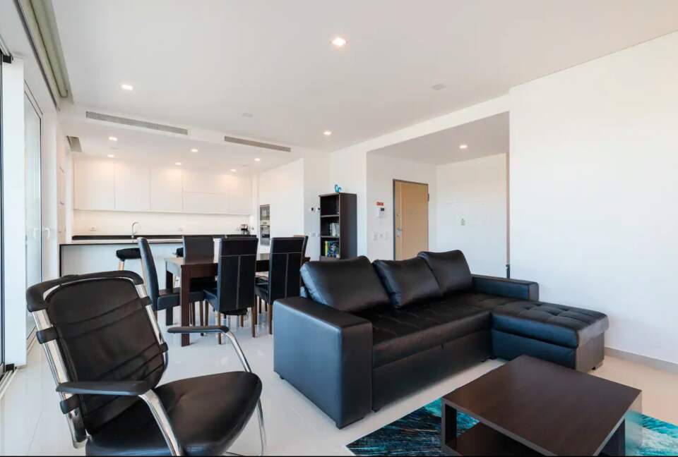 Modern 3-Bedroom Marina Getaway - Lagos, Portugal