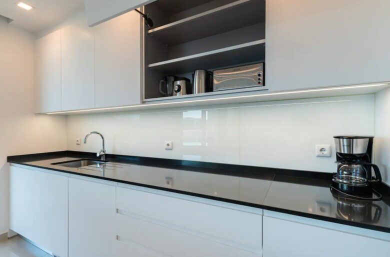 Modern 3-Bedroom Marina Getaway - Lagos, Portugal