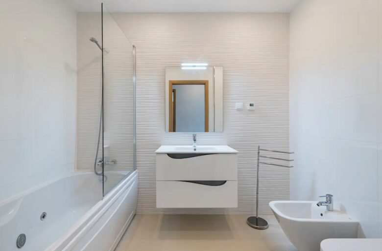 Modern 3-Bedroom Marina Getaway - Lagos, Portugal