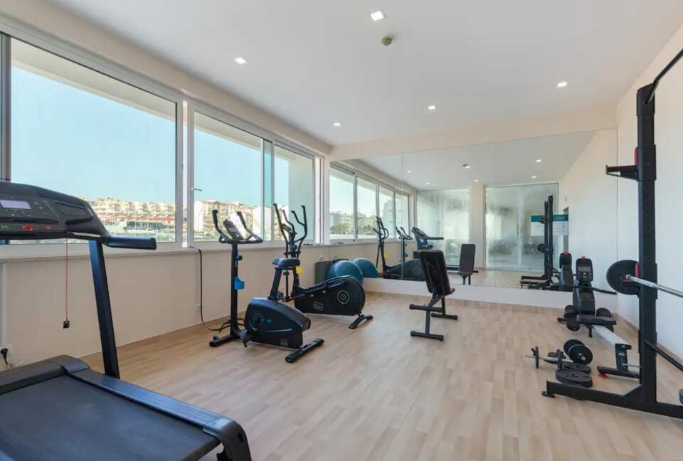 Modern 3-Bedroom Marina Getaway - Lagos, Portugal