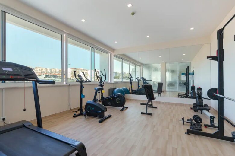 Modern 3-Bedroom Marina Getaway - Lagos, Portugal