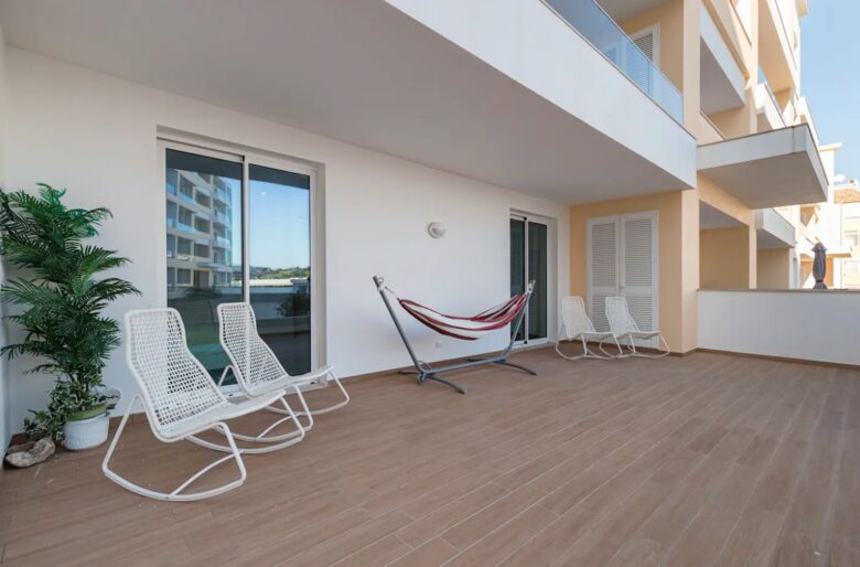 Modern 3-Bedroom Marina Getaway - Lagos, Portugal