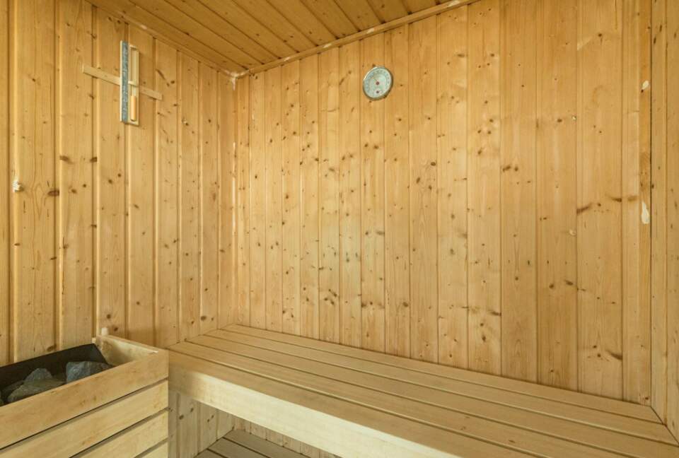 Modern 3-Bedroom Marina Getaway - Lagos, Portugal