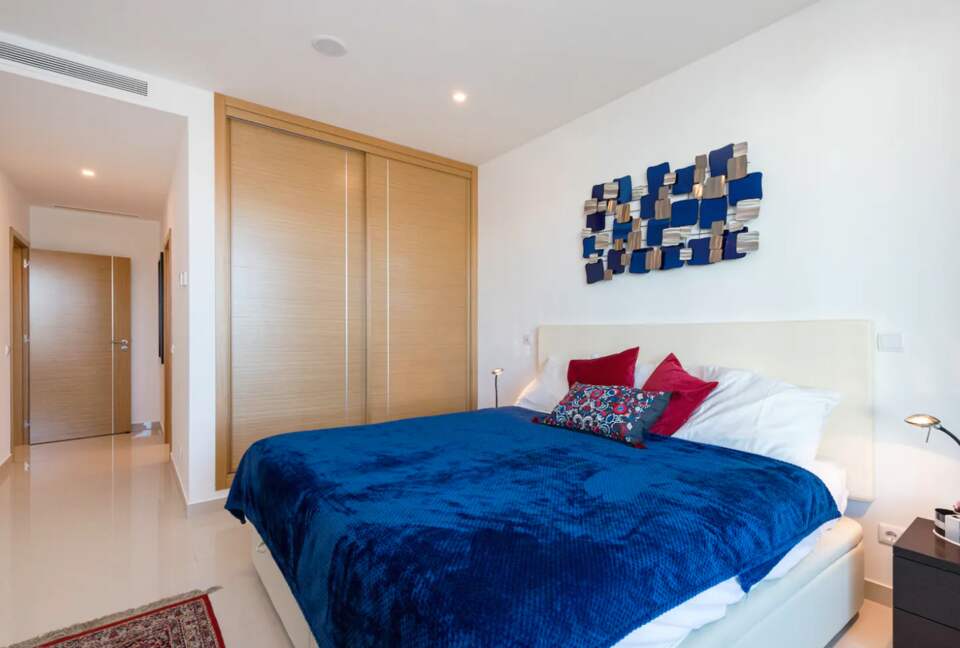 Modern 3-Bedroom Marina Getaway - Lagos, Portugal