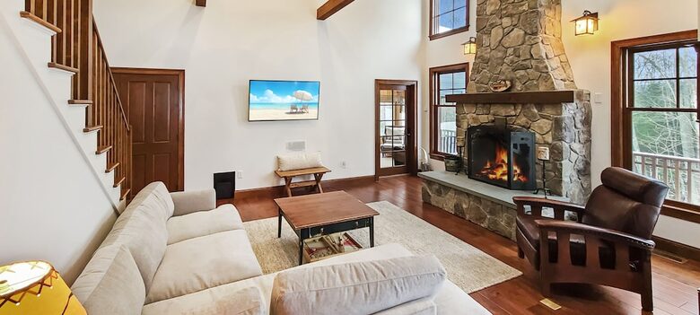 Beautiful Private Home in Owl's Nest Resort - Campton, New Hampshire