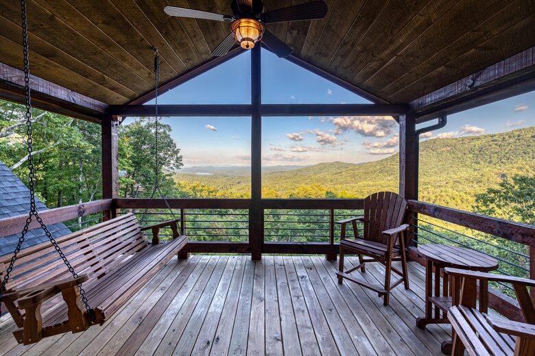 Luxury Mountain and Lake View Cabin - Blue Ridge, Georgia