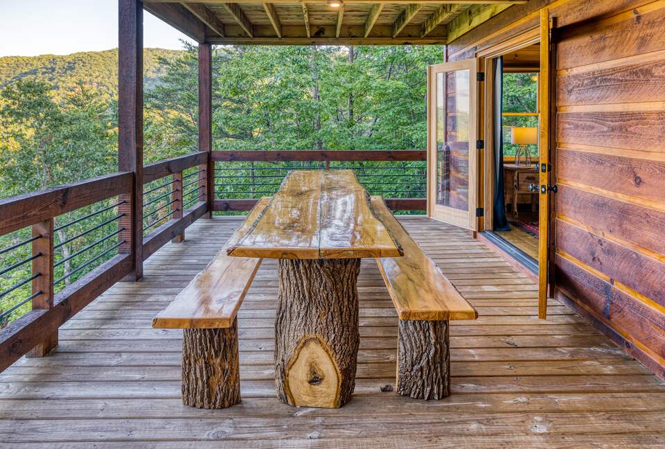 Luxury Mountain and Lake View Cabin - Blue Ridge, Georgia