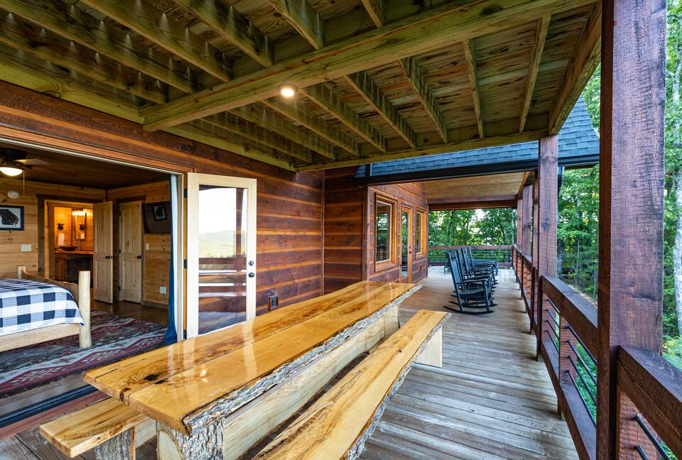 Luxury Mountain and Lake View Cabin - Blue Ridge, Georgia