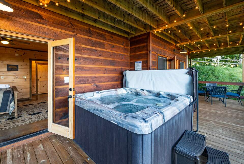 Luxury Mountain and Lake View Cabin - Blue Ridge, Georgia