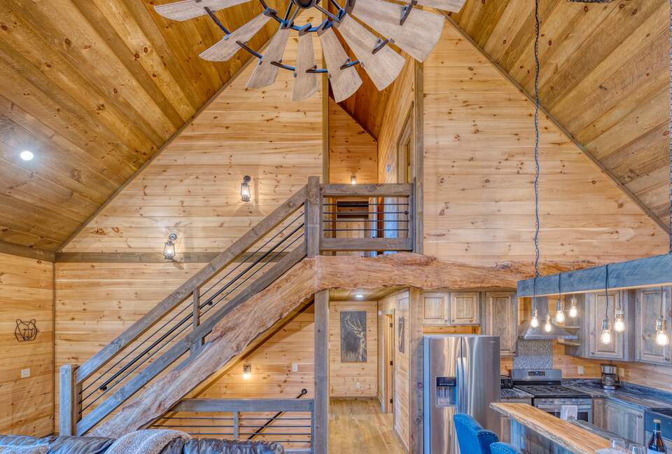 Luxury Mountain and Lake View Cabin - Blue Ridge, Georgia