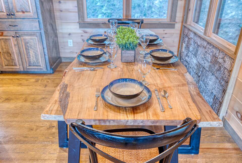 Luxury Mountain and Lake View Cabin - Blue Ridge, Georgia