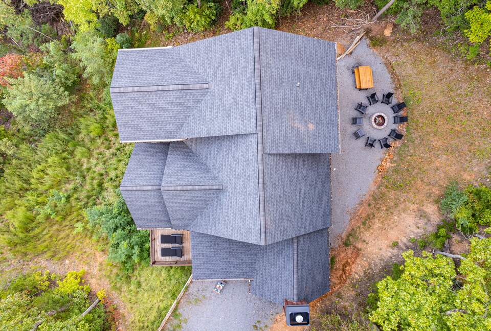 Luxury Mountain and Lake View Cabin - Blue Ridge, Georgia