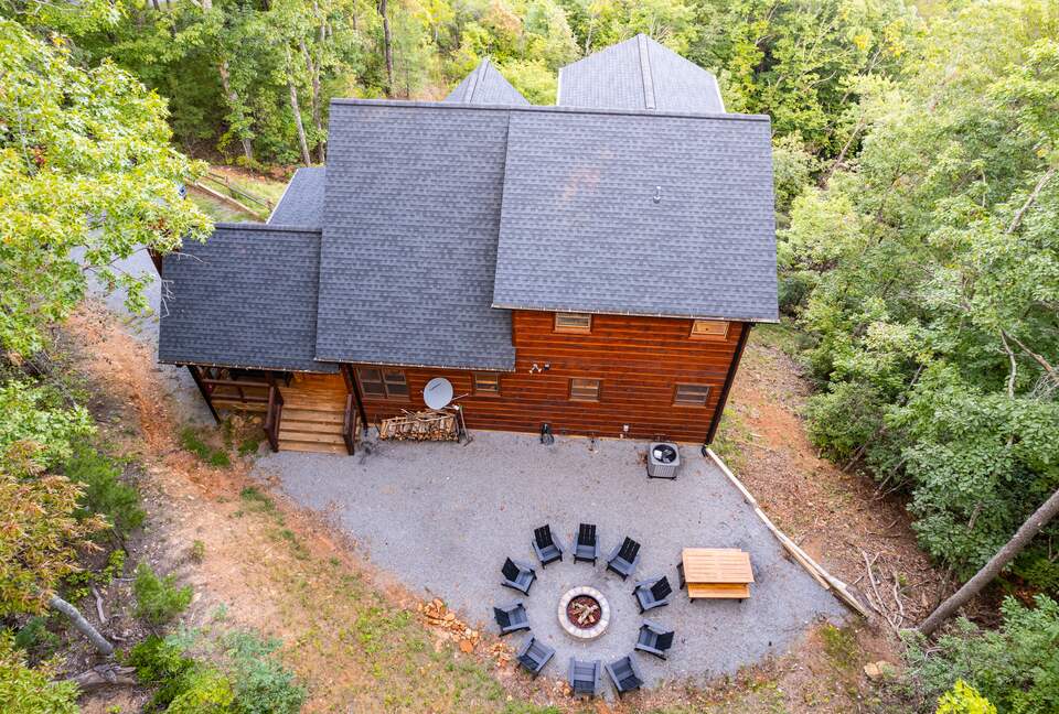 Luxury Mountain and Lake View Cabin - Blue Ridge, Georgia