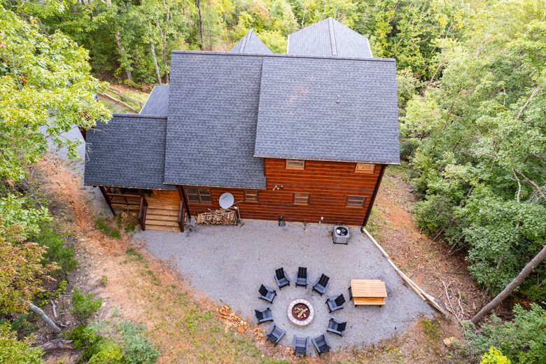 Luxury Mountain and Lake View Cabin - Blue Ridge, Georgia