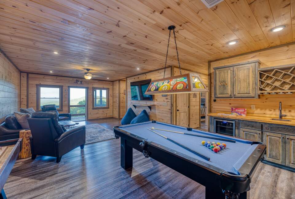 Luxury Mountain and Lake View Cabin - Blue Ridge, Georgia