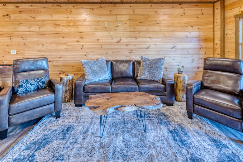 Luxury Mountain and Lake View Cabin - Blue Ridge, Georgia