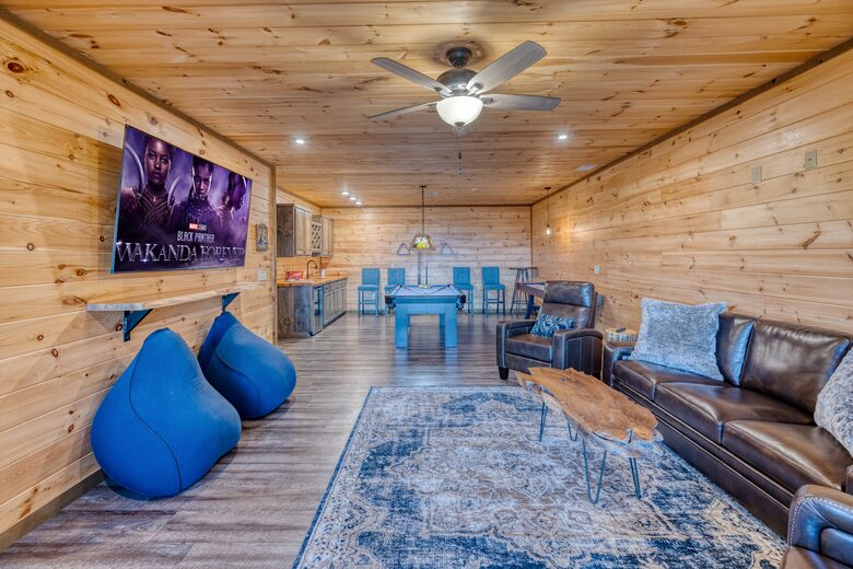 Luxury Mountain and Lake View Cabin - Blue Ridge, Georgia