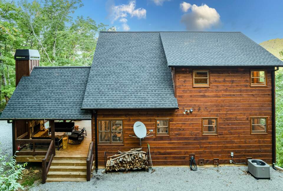 Luxury Mountain and Lake View Cabin - Blue Ridge, Georgia