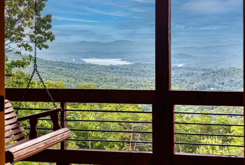 Luxury Mountain and Lake View Cabin - Blue Ridge, Georgia