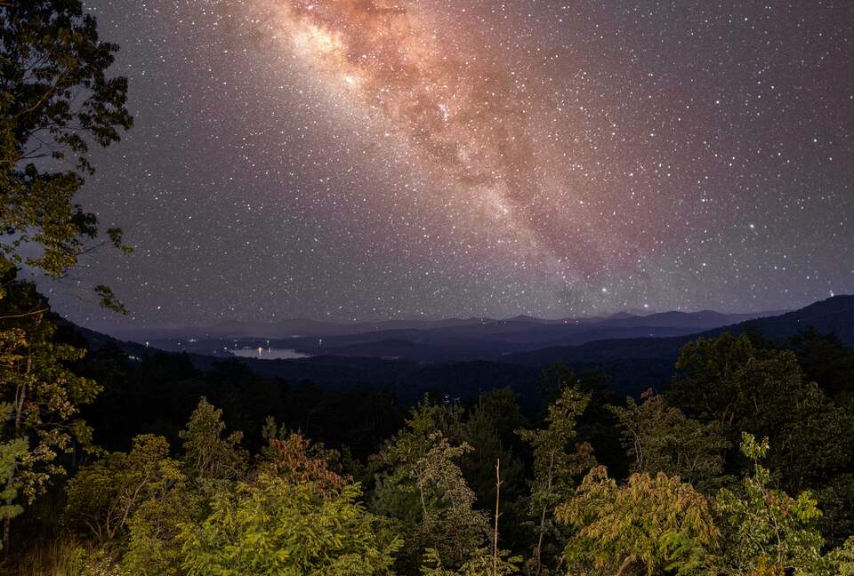 Luxury Mountain and Lake View Cabin - Blue Ridge, Georgia