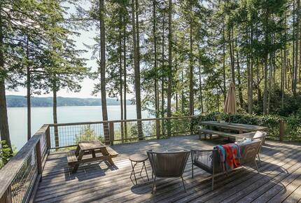 Wild Oyster Lodge on Hood Canal | Beach and Hot Tub - Quilcene, Washington