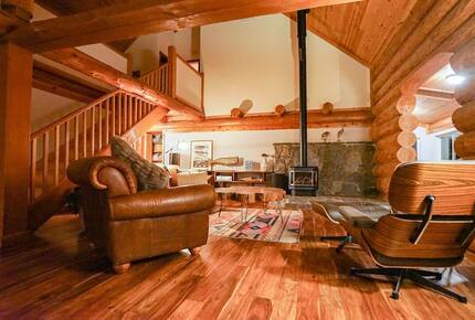 Wild Oyster Lodge on Hood Canal | Beach and Hot Tub - Quilcene, Washington