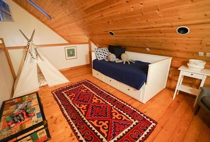 Wild Oyster Lodge on Hood Canal | Beach and Hot Tub - Quilcene, Washington