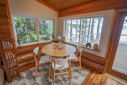 Wild Oyster Lodge on Hood Canal | Beach and Hot Tub - Quilcene, Washington