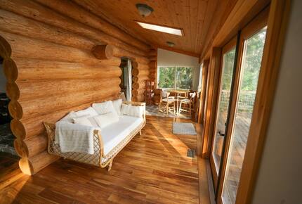 Wild Oyster Lodge on Hood Canal | Beach and Hot Tub - Quilcene, Washington