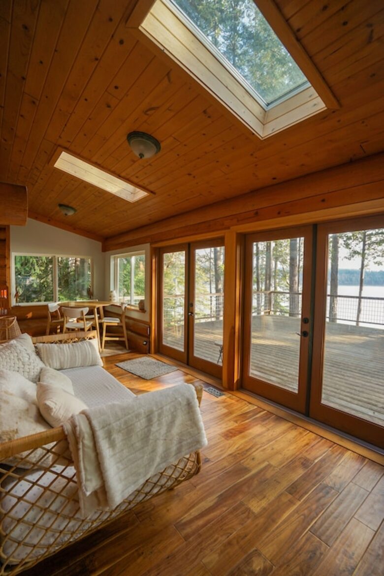 Wild Oyster Lodge on Hood Canal | Beach and Hot Tub - Quilcene, Washington