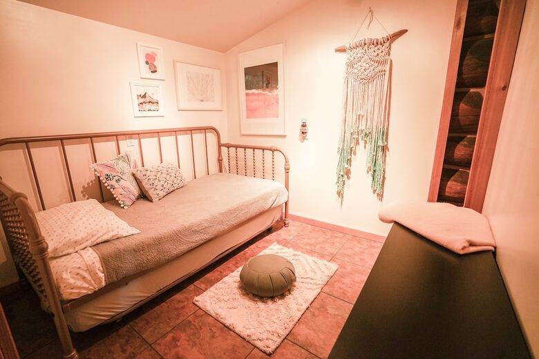 Wild Oyster Lodge on Hood Canal | Beach and Hot Tub - Quilcene, Washington