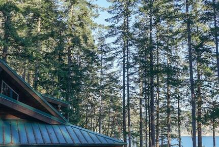 Wild Oyster Lodge on Hood Canal | Beach and Hot Tub - Quilcene, Washington
