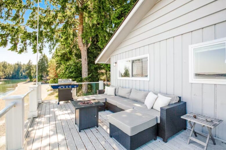 Sound of Sight Bayfront Stunner - Allyn, Washington