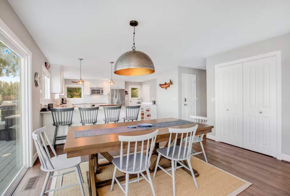 Sound of Sight Bayfront Stunner - Allyn, Washington