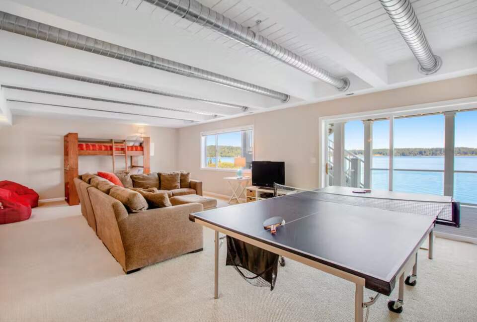 Sound of Sight Bayfront Stunner - Allyn, Washington