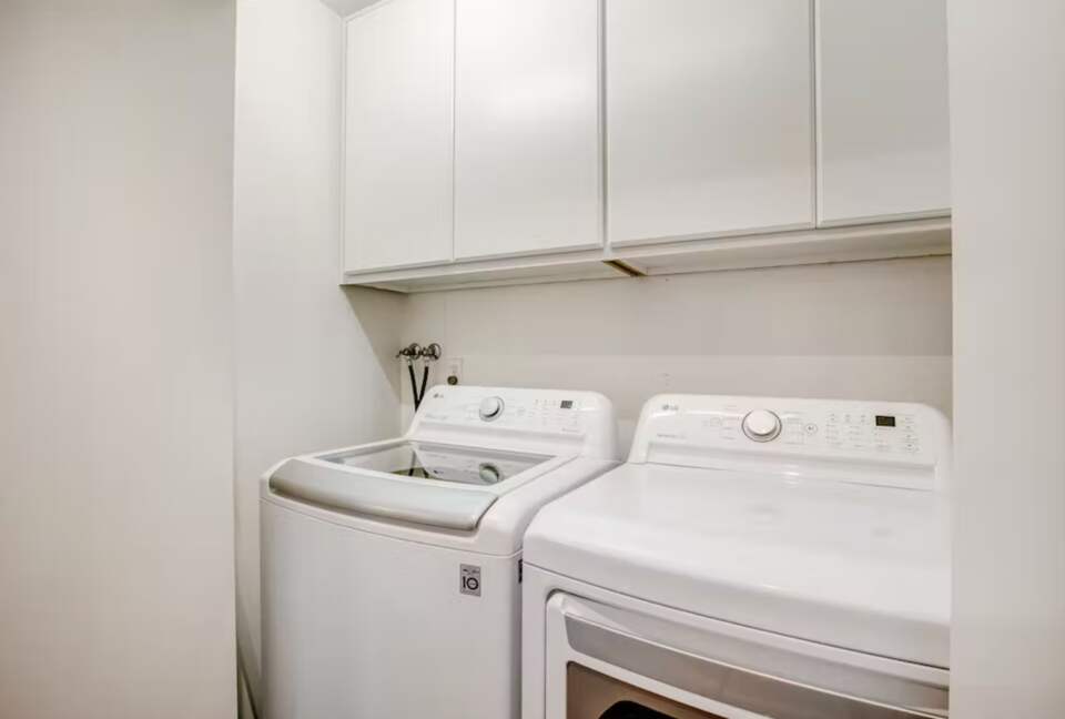 Sound of Sight Bayfront Stunner - Allyn, Washington