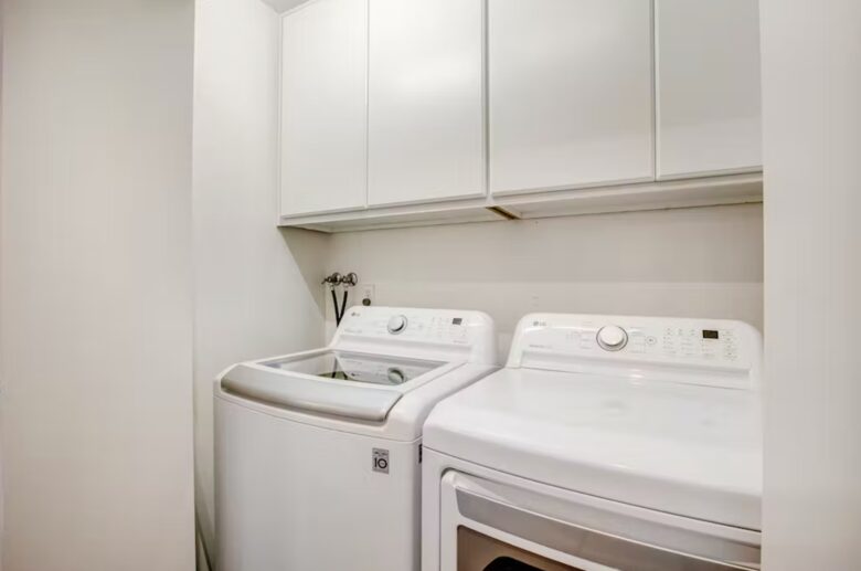 Sound of Sight Bayfront Stunner - Allyn, Washington