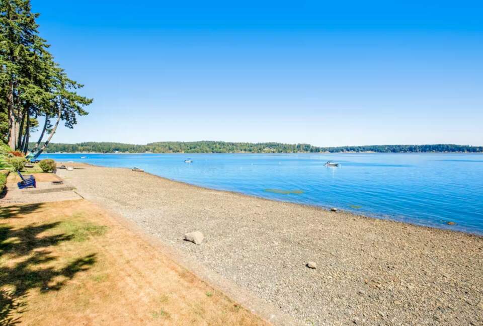 Sound of Sight Bayfront Stunner - Allyn, Washington